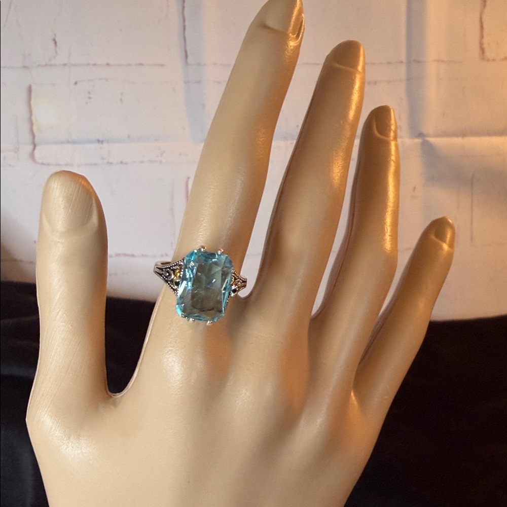 Gorgeous Emerald Cut Natural Sky Blue Topaz Ring in 925 Sterling Silver Floral - Picture 8 of 8